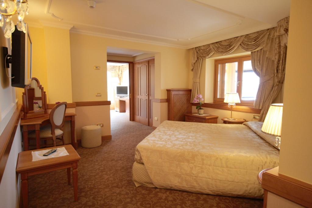 Hotel Lorenzetti Madonna Esterno foto