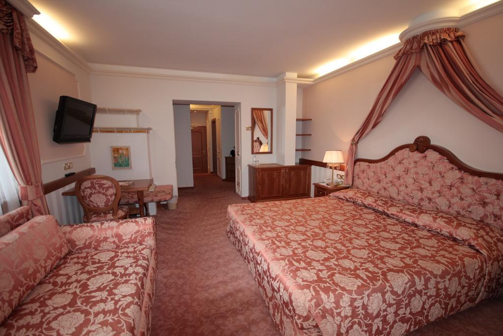 Hotel Lorenzetti Madonna Esterno foto