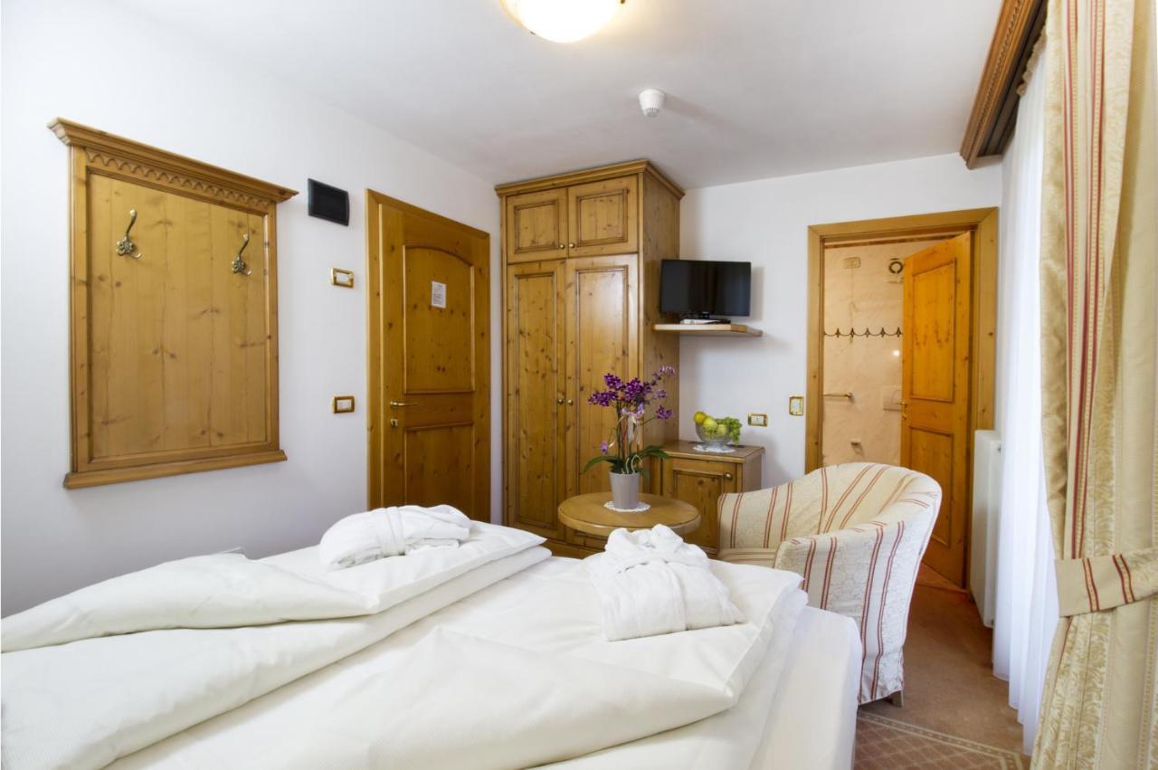 Hotel Lorenzetti Madonna Esterno foto